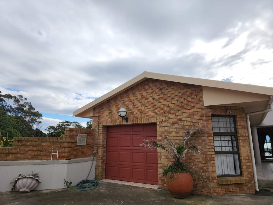 3 Bedroom Property for Sale in Mossel Bay Central Western Cape